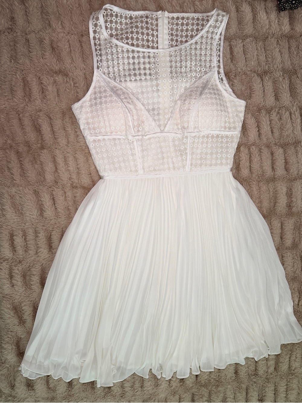 White Lace Bodice Pleated Skirt Dress